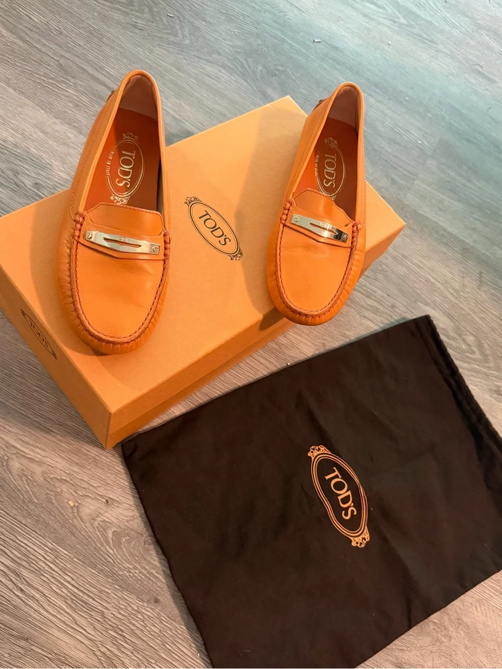 LNWB Tod's Orange Leather Driving Loafers